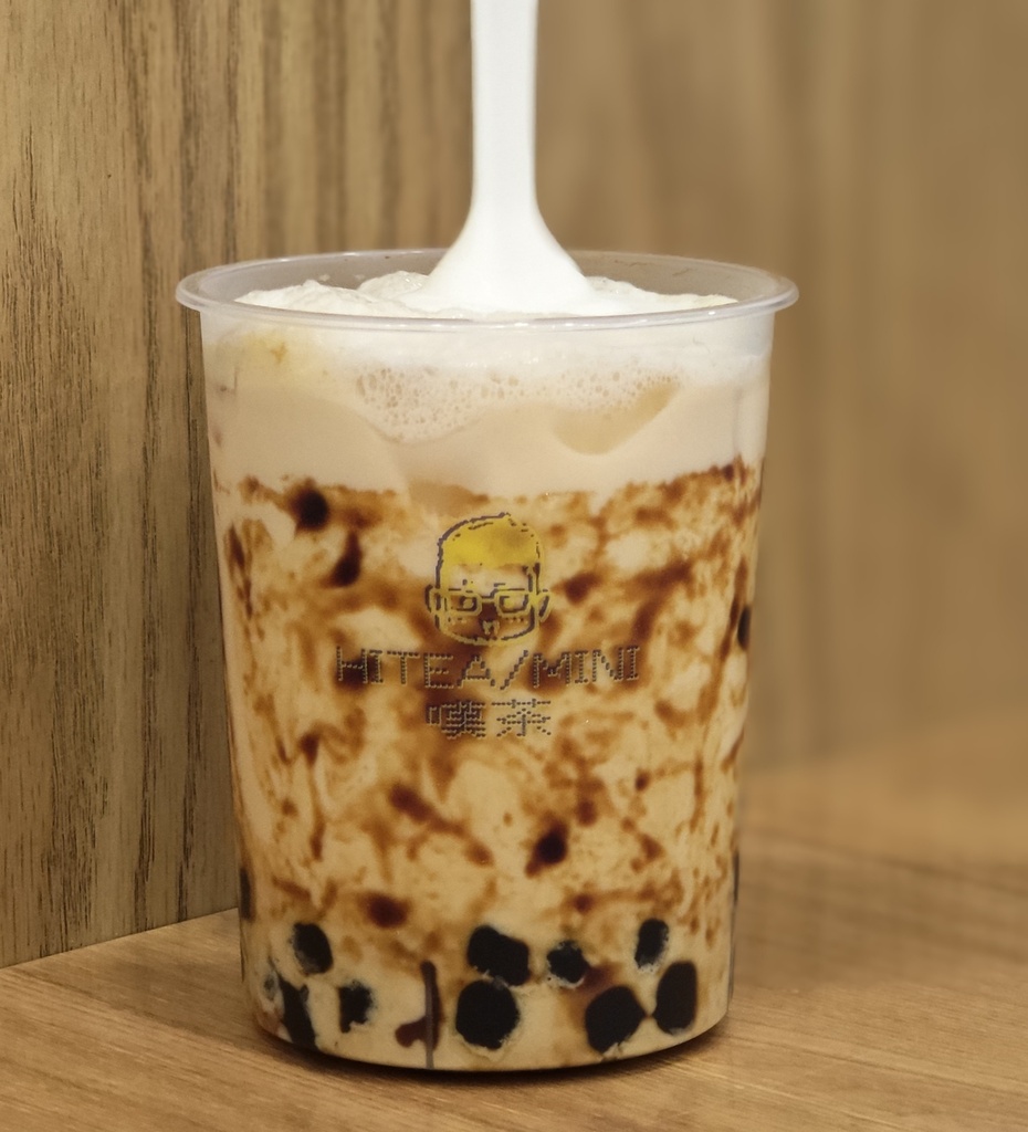 Milktea tapioca de azucar morena con espuma de queso